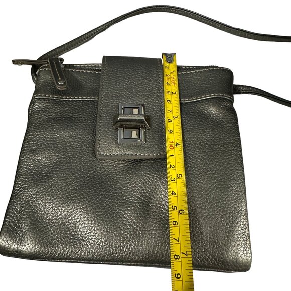 Tignanello silver pebble leather multi compartment crossbody purse satin lining - Picture 9 of 11